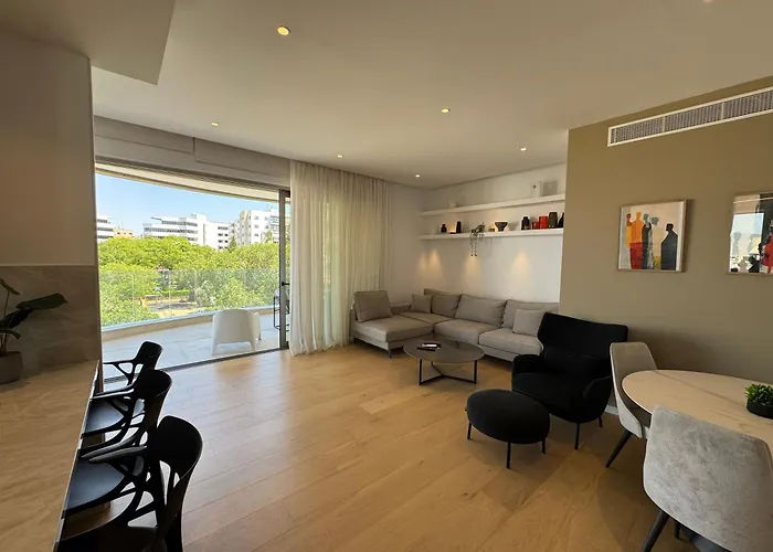 Wealthystays Parkside Residence