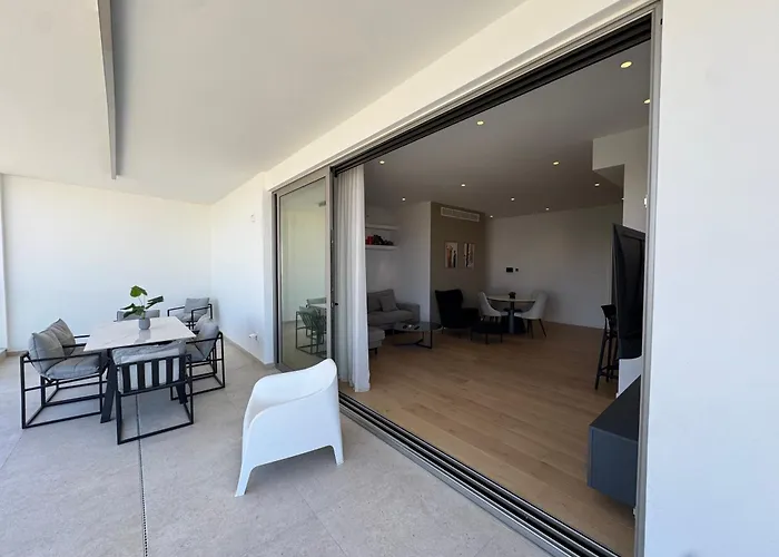 Wealthystays Parkside Residence